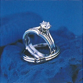 銀座ダイヤモンドシライシが提案する「セットリング」