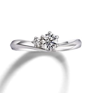 銀座ダイヤモンドシライシのダイヤモンド入り婚約指輪「Prometeor（プロミティア）」