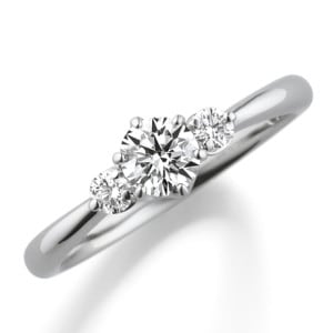 知っておきたい婚約指輪の相場と予算の決め方｜銀座ダイヤモンド